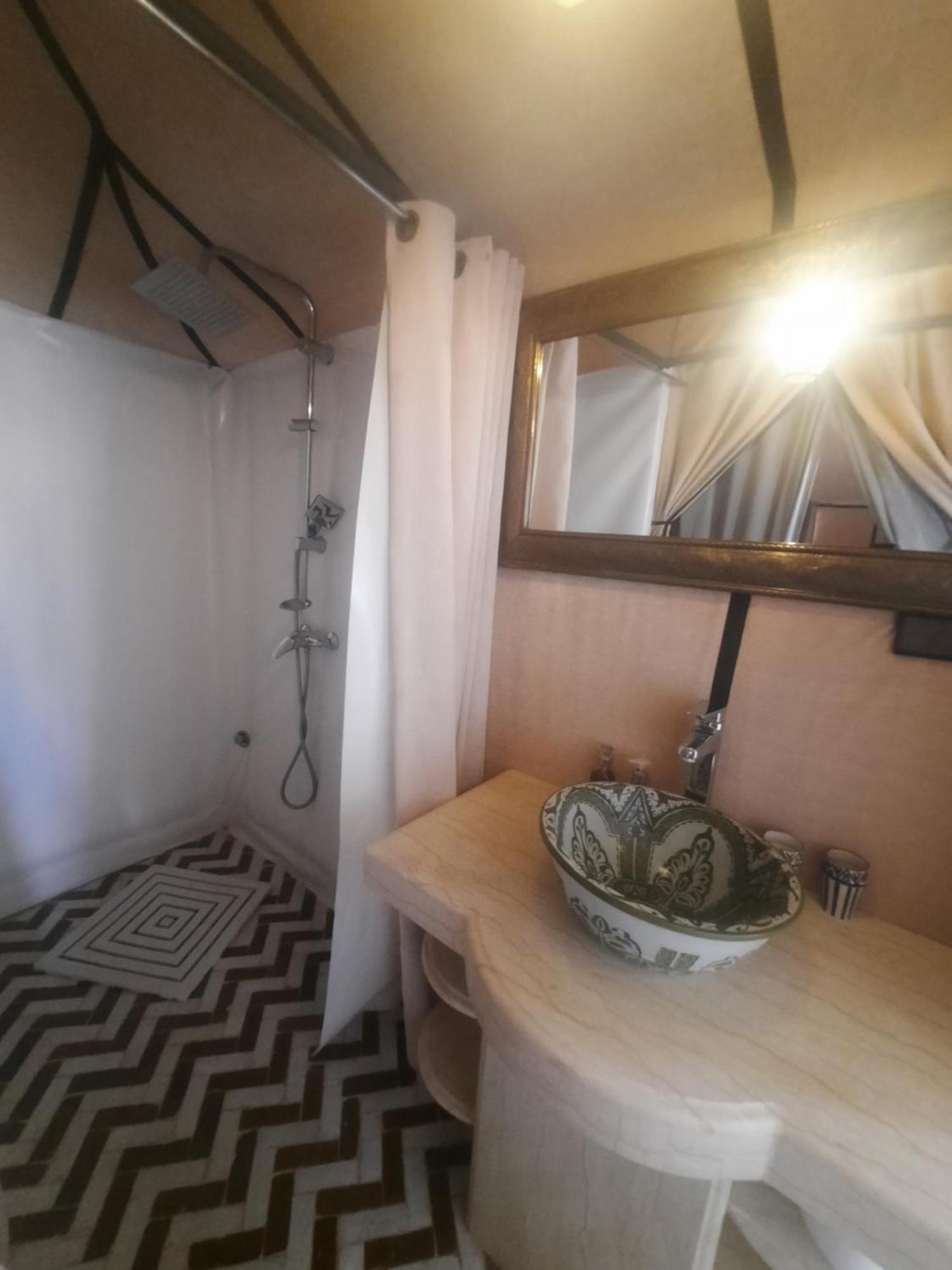 Отель Starlit Camp Мерзуга Экстерьер фото